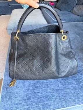 Louis Vuitton Artsy MM Monogram Empreinte Leather Shoulder Bag Full Set⁠